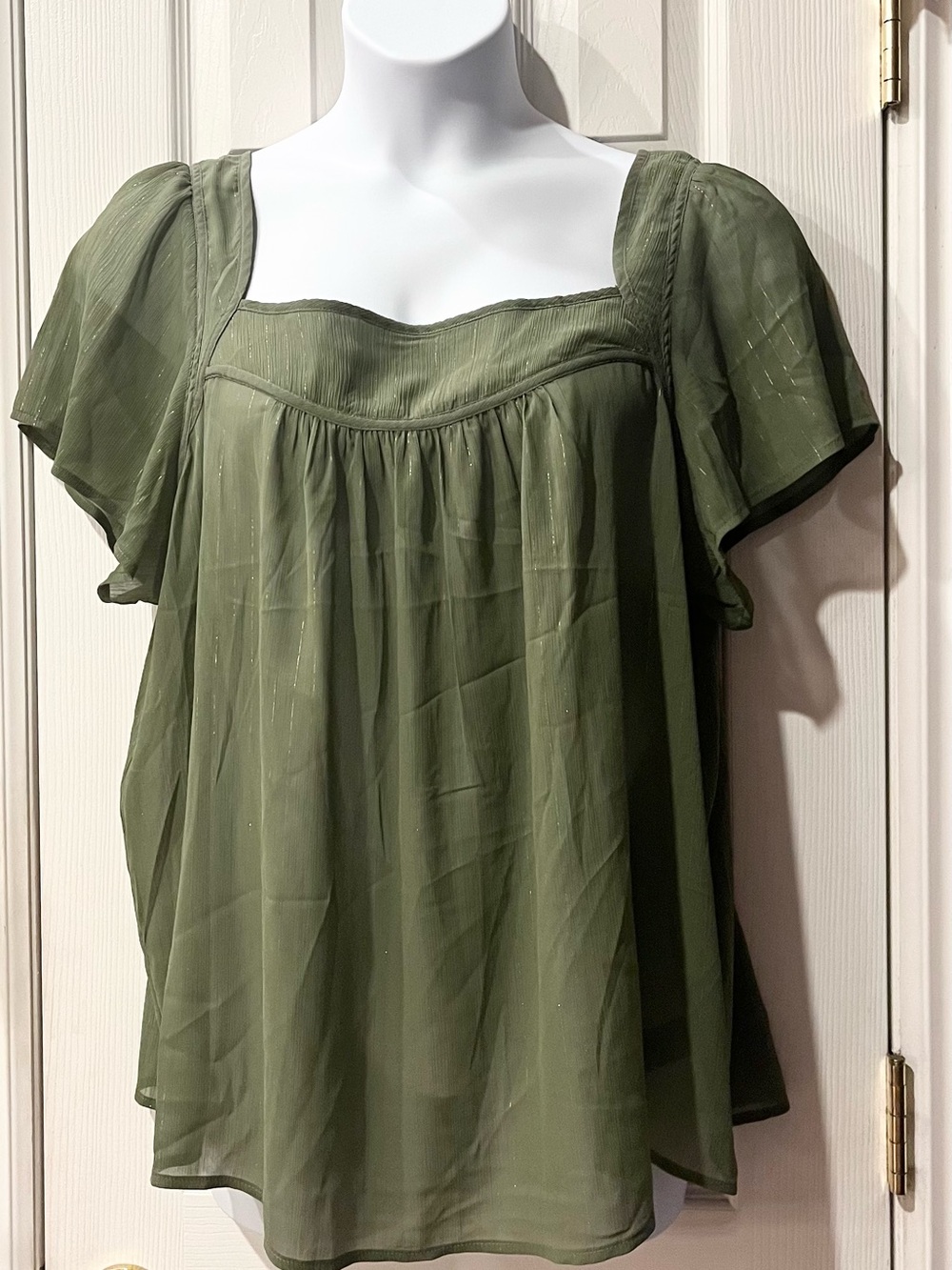Torrid NWT Plus Size 1X Olive Sheer Peasant Top w/Flutter Sleeves Gold Accent